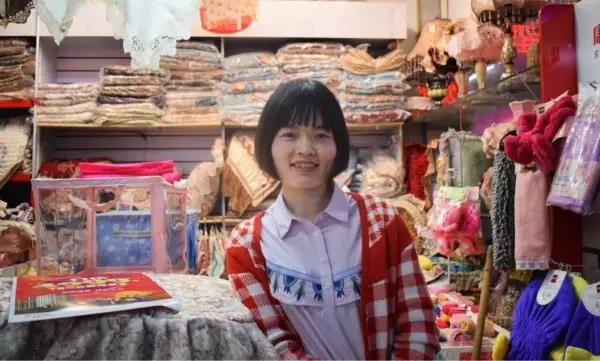“就算現在橋南市場的經濟一直在后退，可我覺得它是永遠不會倒閉的。”｜講